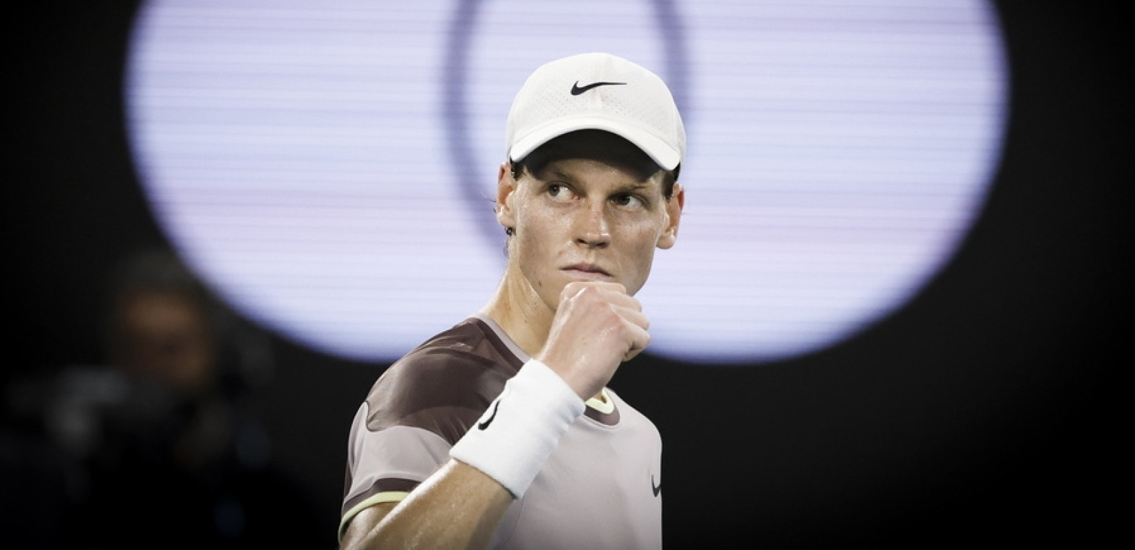 Τένις: Ο Ζίνερ θριάμβευσε στο Αυστραλιανό Όπεν με τρομερή ανατροπή επί του Μεντβέντεφ