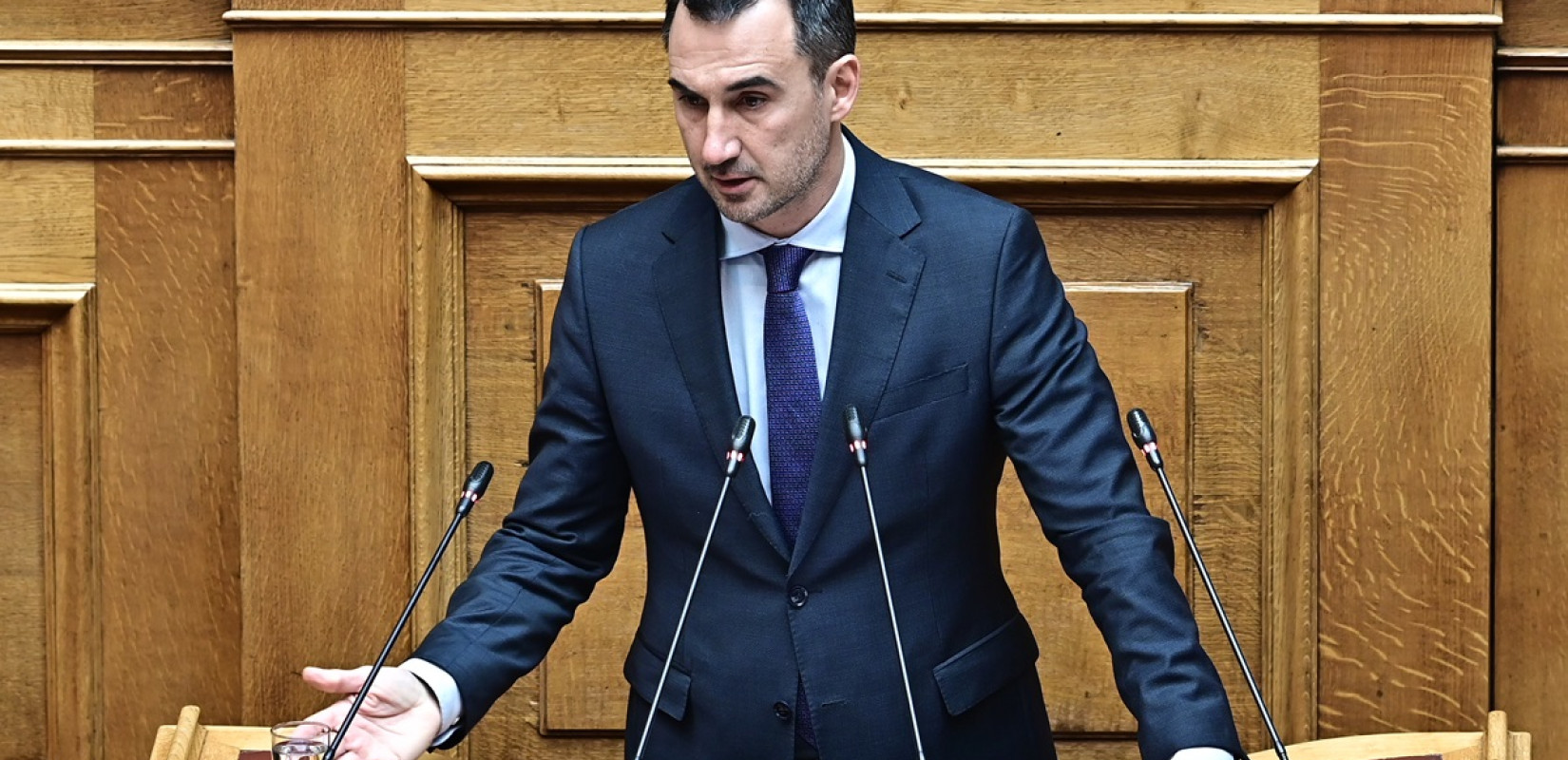 Αλ. Χαρίτσης: Ο πρωθυπουργός επέλεξε να κρυφτεί