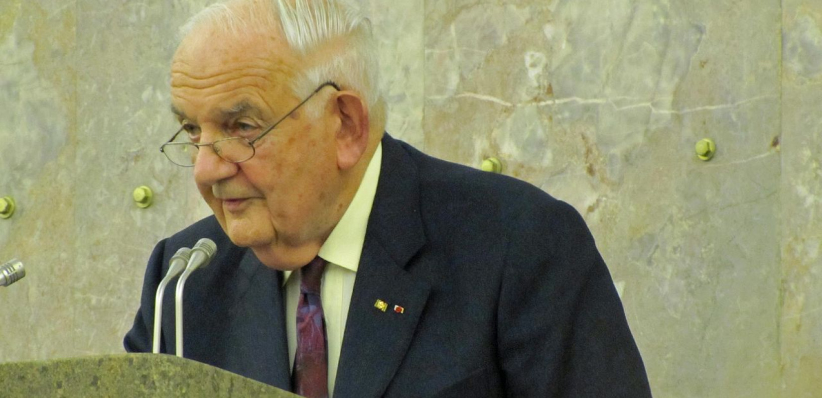 Γαλλία: Πέθανε ο Αλφρέντ Γκροσέ, συγγραφέας και φυσιογνωμία της γαλλογερμανικής συμφιλίωσης