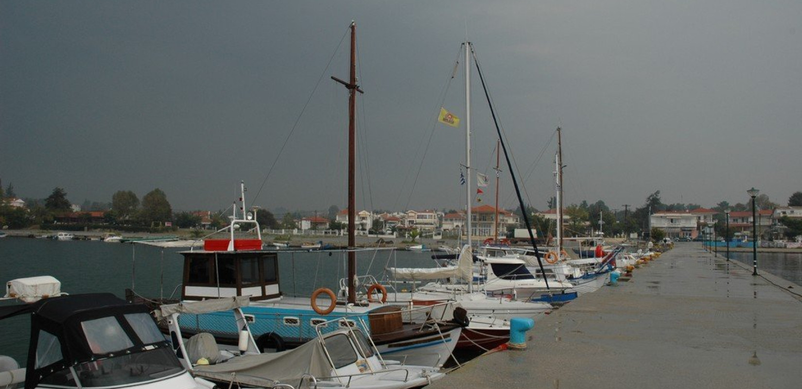 Επανομή: Βουτιά ΙΧ στο λιμάνι - Νεκρός ο οδηγός Επανομή: Βουτιά ΙΧ στο λιμάνι - Νεκρός ο οδηγός