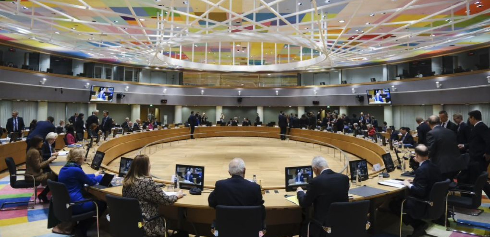 «Άμυνα» στην επέλαση Temu, Shein: Εγκρίθηκε η φορολόγηση των μικρών δεμάτων που εισάγονται στην ΕΕ