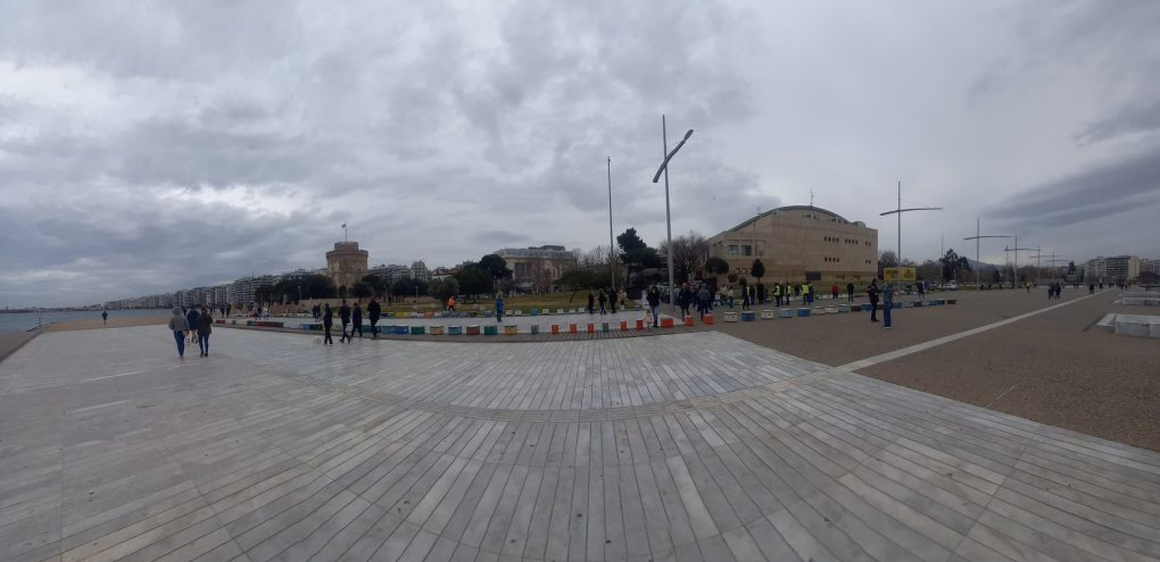 Γέμισαν κυψέλες την παραλία της Θεσσαλονίκης οι μελισσοκόμοι (φωτ.) Γέμισαν κυψέλες την παραλία της Θεσσαλονίκης οι μελισσοκόμοι (φωτ.)