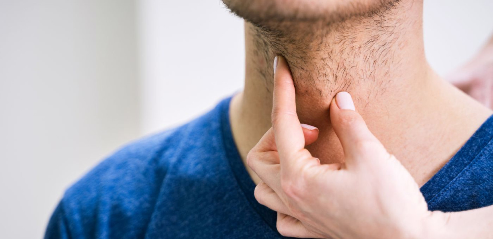 Όζοι θυρεοειδούς: Είδη, συμπτώματα και θεραπεία