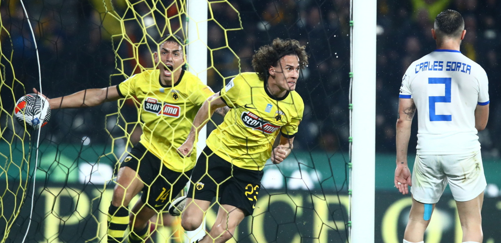 Super League: Έκανε την ανατροπή, νίκησε και παρέμεινε στην κορυφή η ΑΕΚ (βίντεο)