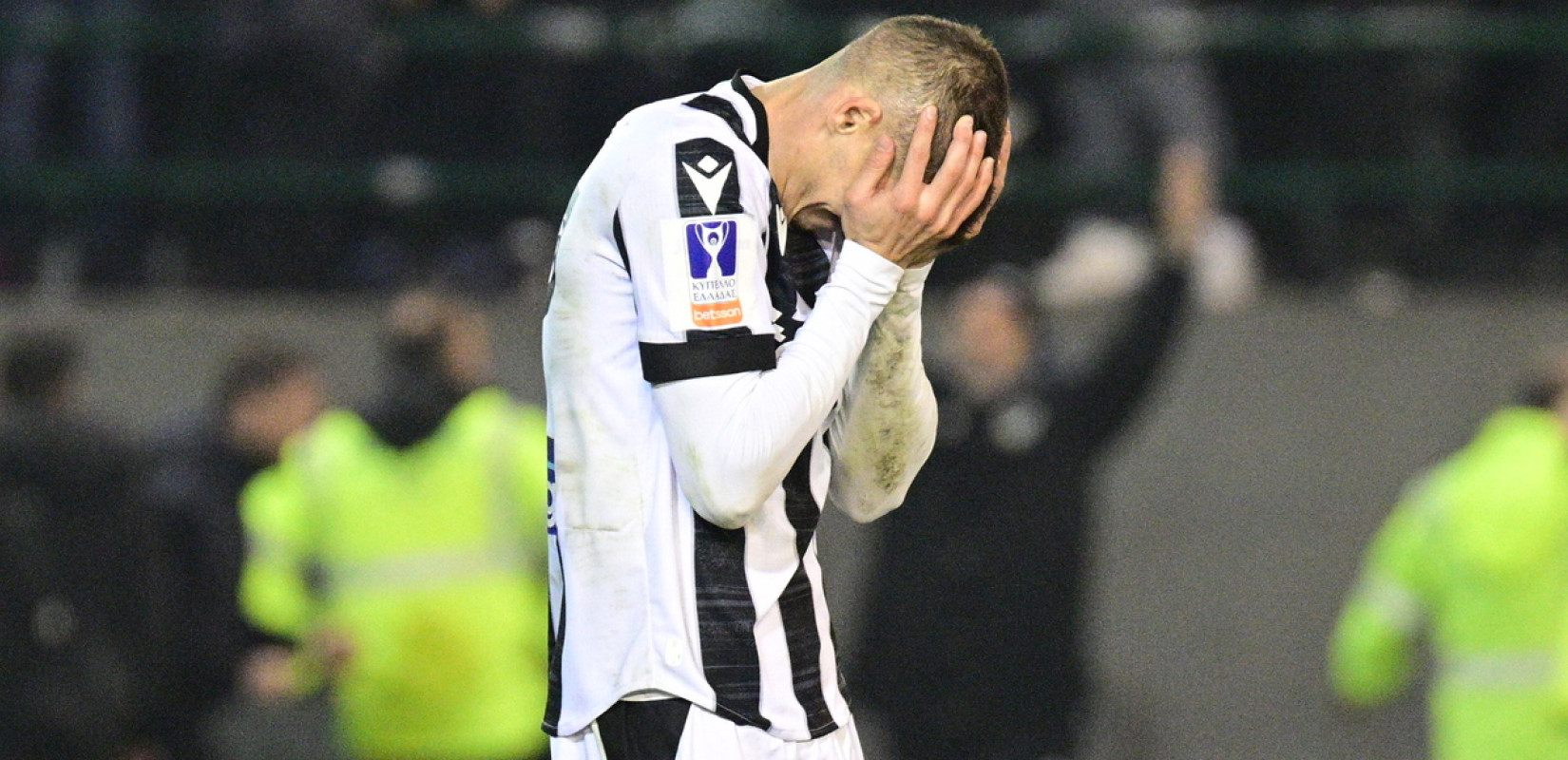 Κύπελλο: Αδιανόητο θρίλερ στη Λεωφόρο και οδυνηρός αποκλεισμός του ΠΑΟΚ από τον τελικό (βίντεο)