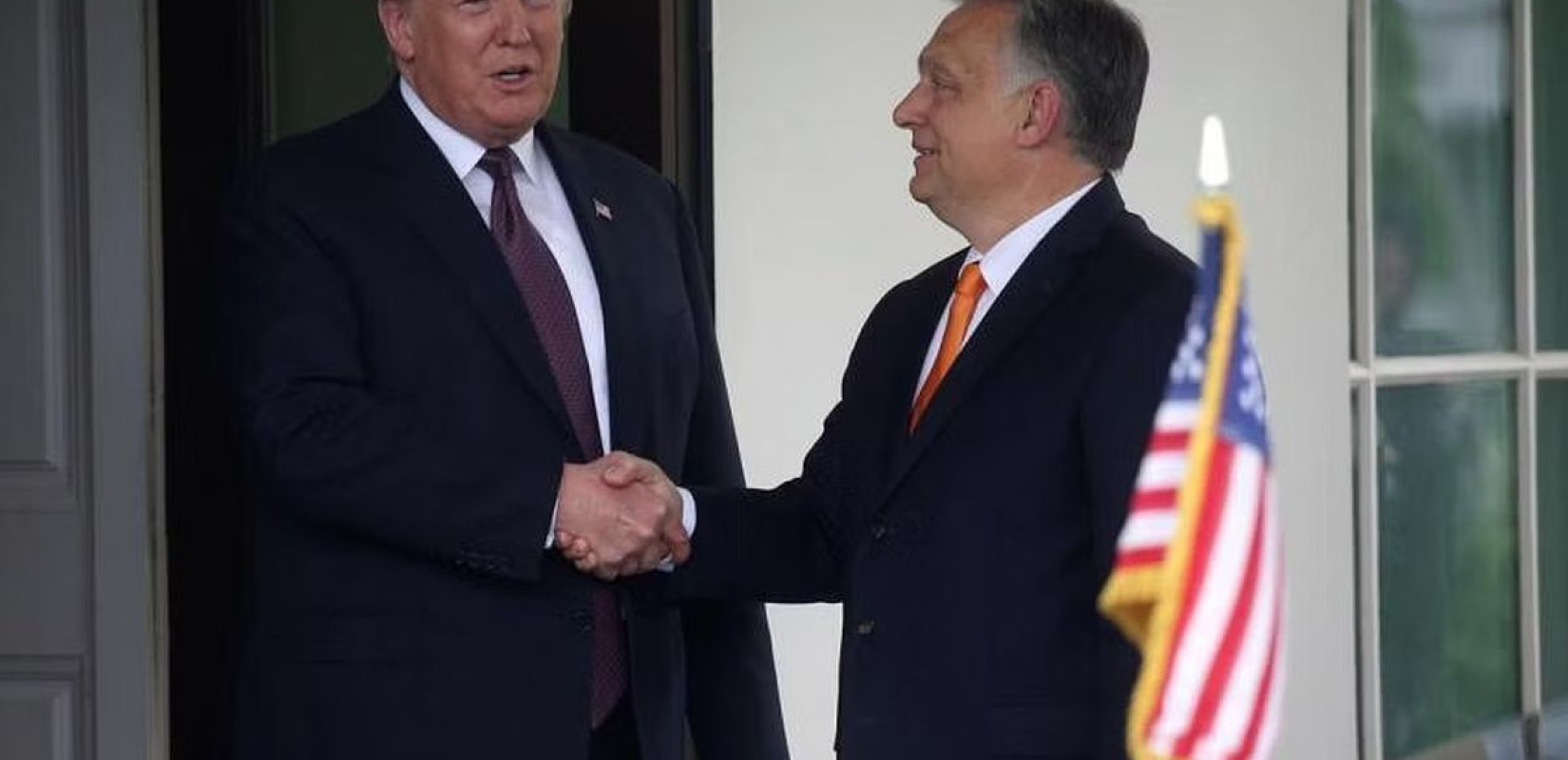 Politico: Ο Λευκός Οίκος εξετάζει τη Βουδαπέστη για μια πιθανή τριμερή συνάντηση του Τραμπ με Πούτιν και Ζελένκσι