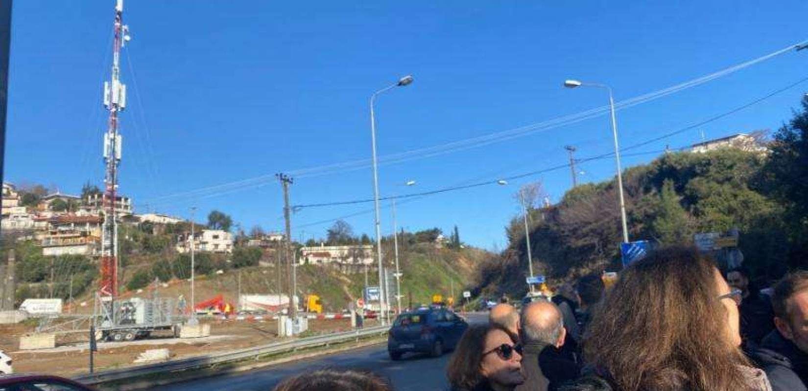 Πεύκα: Οι κάτοικοι αντιδρούν στην εγκατάσταση κεραίας και καλούν σε διαμαρτυρία Πεύκα: Οι κάτοικοι αντιδρούν στην εγκατάσταση κεραίας και καλούν σε διαμαρτυρία