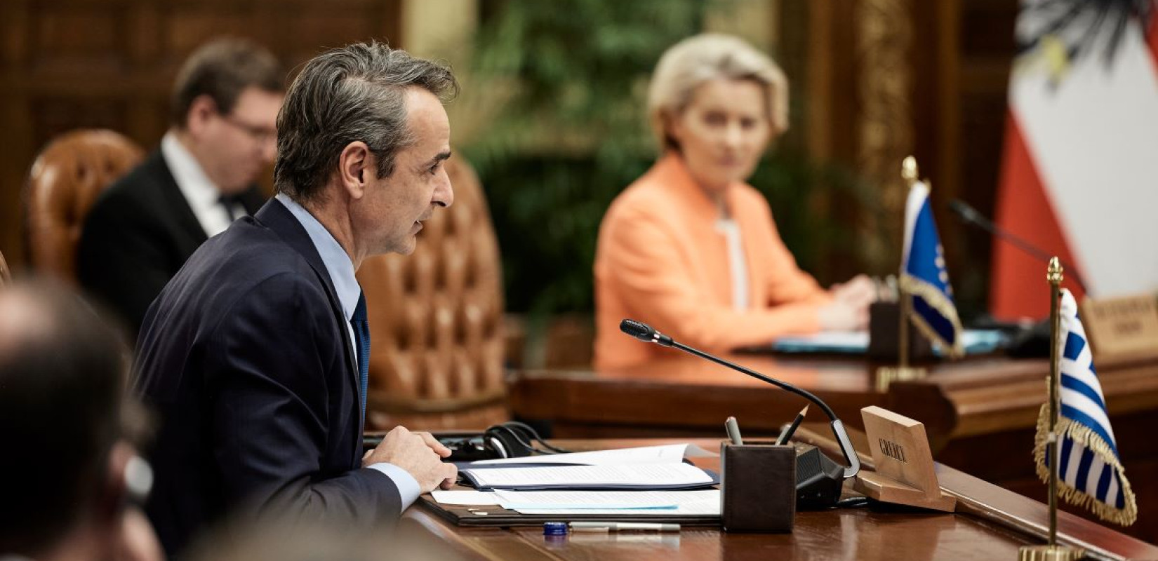 Μητσοτάκης από Κάιρο: Θέτουμε τα θεμέλια μιας στρατηγικής συνεργασίας σε θέματα οικονομίας, ενέργειας και μετανάστευσης Μητσοτάκης από Κάιρο: Θέτουμε τα θεμέλια μιας στρατηγικής συνεργασίας σε θέματα οικονομίας, ενέργειας και μετανάστευσης