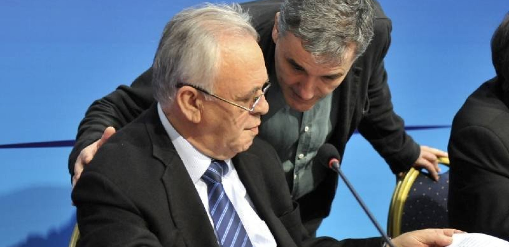 Κυβερνητική σύσκεψη εν όψει των συναντήσεων με τους Θεσμούς