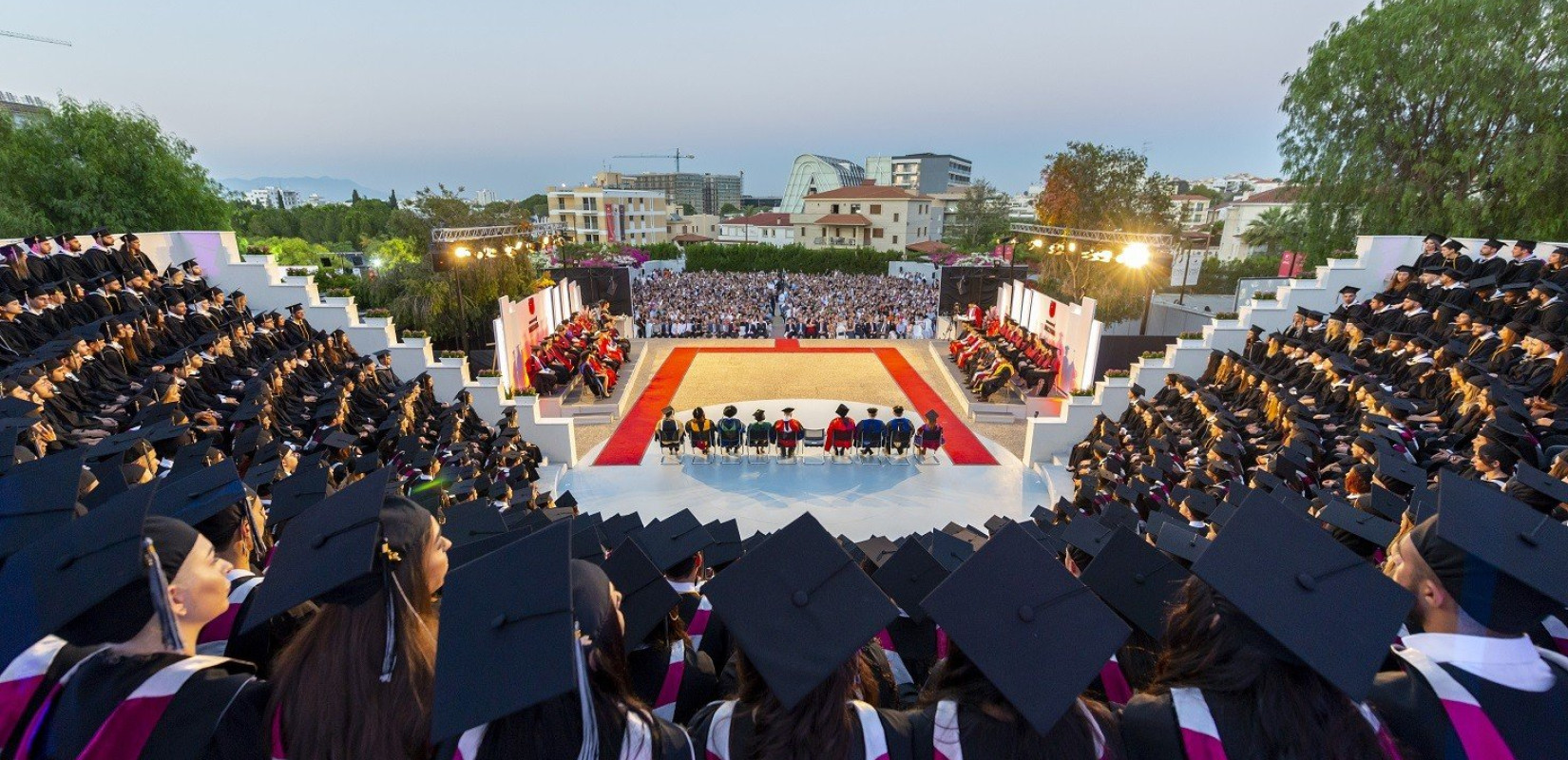 Πανεπιστήμιο Λευκωσίας: Κορυφαία επιλογή για Έλληνες φοιτητές