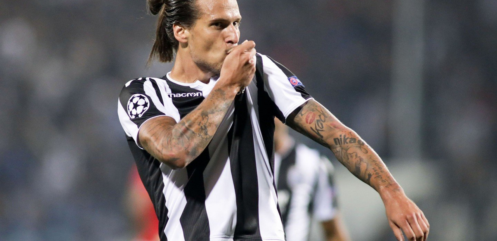 Ο Πρίγιοβιτς στο αεροδρόμιο του Ντουμπάι (video)