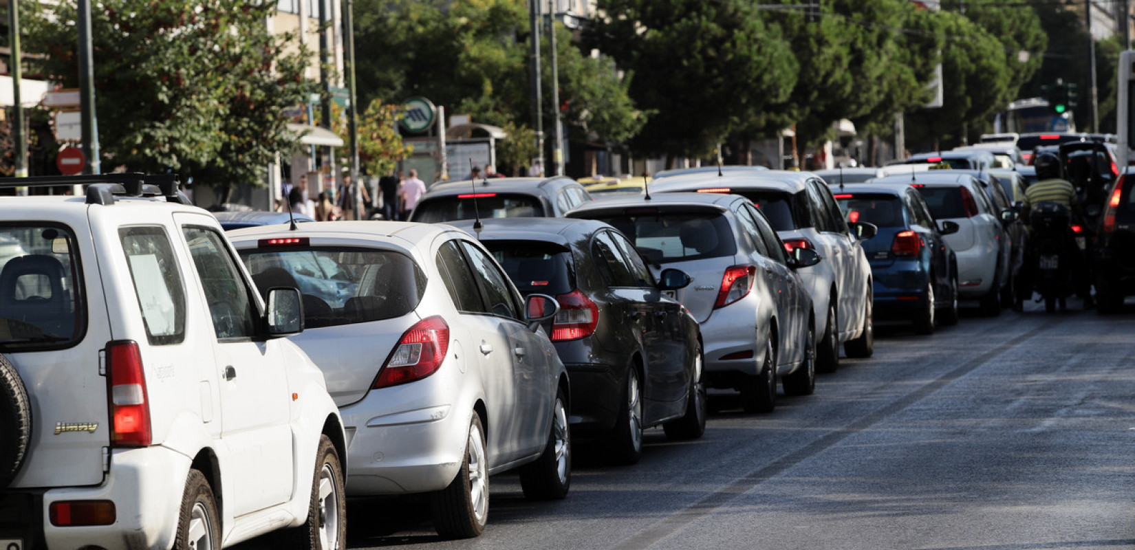 Τέλος εποχής για τα παλιά αυτοκίνητα: Τι προβλέπει το χρονοδιάγραμμα της ΕΕ μέχρι το 2050 και πώς επηρεάζεται η Ελλάδα