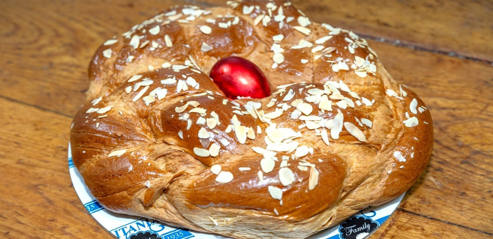 Aρτοζαχαροπλαστείο Τιτάνια: Πάσχα με τα προϊόντα ενός από τους παλαιότερους φούρνους της Θεσσαλονίκης