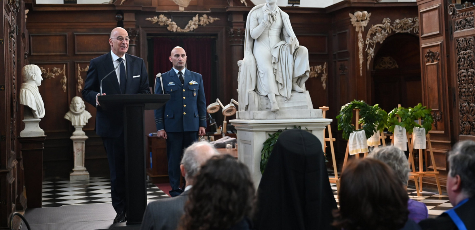 Μ. Βρετανία - Ν. Δένδιας: Ο Λόρδος Βύρων ήταν ο πιο γνωστός φιλέλληνας