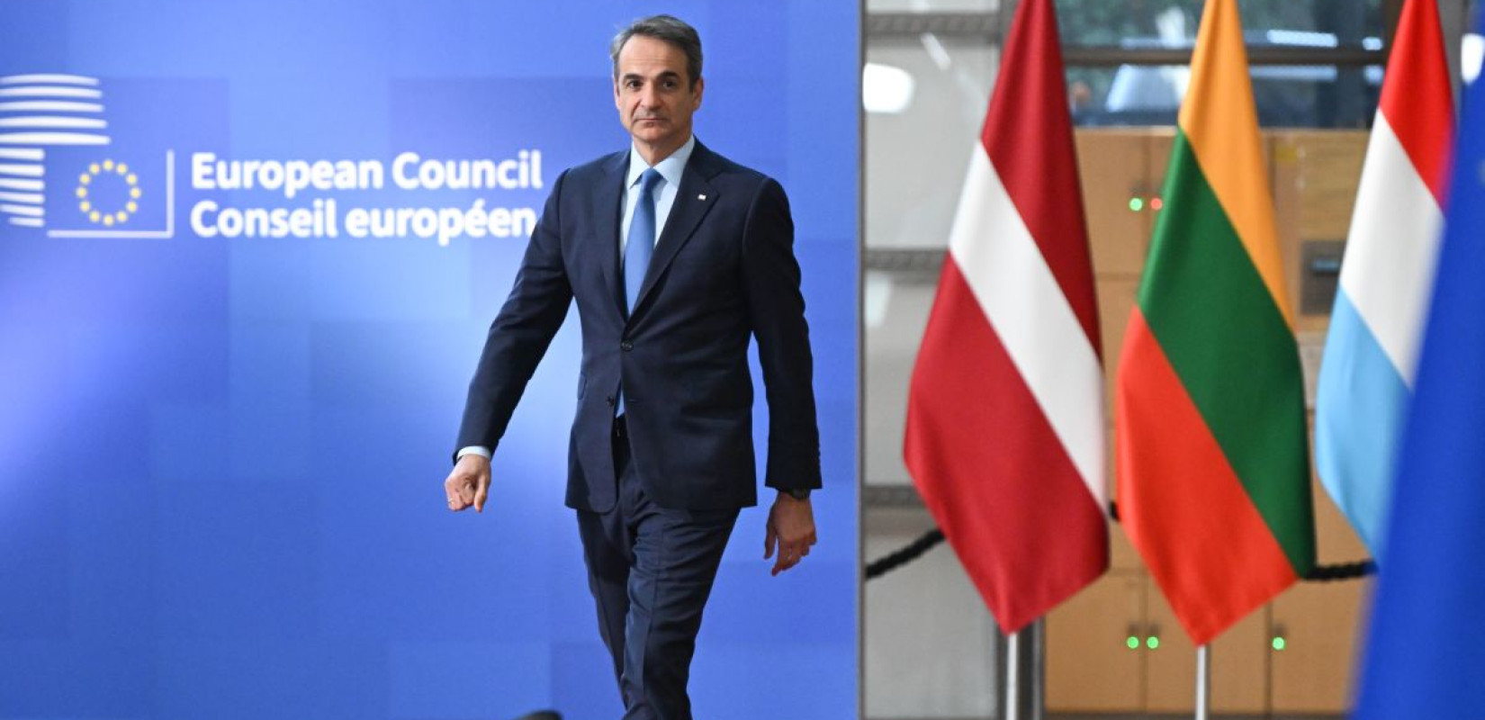 Στη Βουδαπέστη για τη Σύνοδο της Ευρωπαϊκής Πολιτικής Κοινότητας ο Μητσοτάκης, με το βλέμμα στην Ουάσινγκτον - Τι θα συζητηθεί