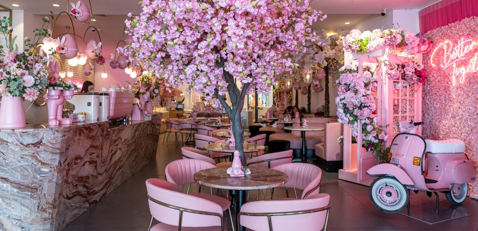 Pink Dot café: Ένας ροζ instagrammable «Παράδεισος»