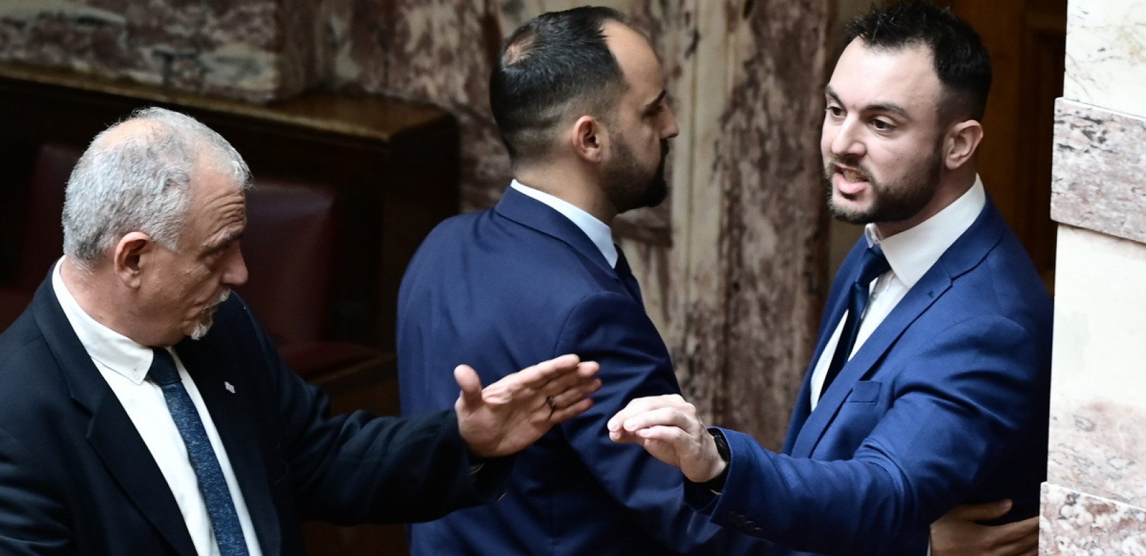 Κατηγορία για κακούργημα στον Φλώρο για την επίθεση στον Γραμμένο - Θα κρατηθεί ως την απολογία του Κατηγορία για κακούργημα στον Φλώρο για την επίθεση στον Γραμμένο - Θα κρατηθεί ως την απολογία του