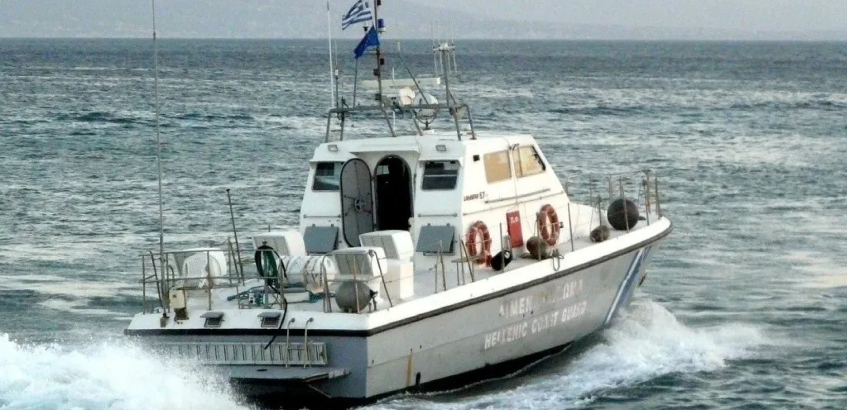 Άγιον Όρος: Μίνι λεωφορείο έπεσε στη θάλασσα στο λιμάνι της Δάφνης