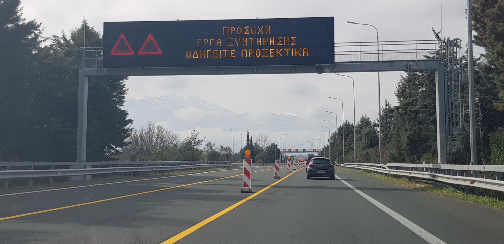 Θεσσαλονίκη: Νυχτερινές εργασίες διαγράμμισης στη λεωφόρο Μ. Θεοδωράκη