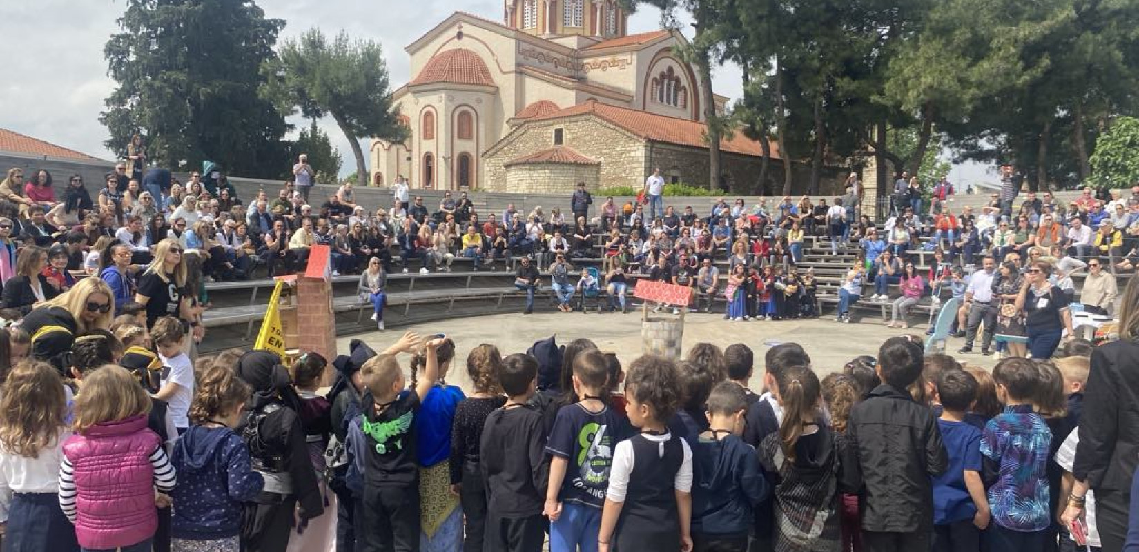 Παιδιά νηπιαγωγείων της Θέρμης τίμησαν τη μνήμη των θυμάτων της Γενοκτονίας των Ποντίων (βίντεο, φωτ.) Παιδιά νηπιαγωγείων της Θέρμης τίμησαν τη μνήμη των θυμάτων της Γενοκτονίας των Ποντίων (βίντεο, φωτ.)