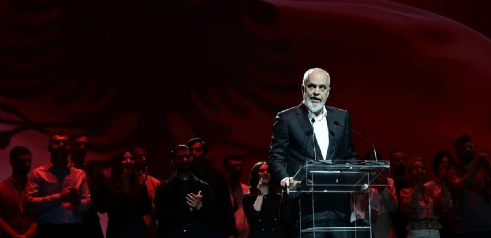 Με χορούς και τραγούδια ολοκληρώθηκε η ομιλία Ράμα στην Αθήνα - Μίλησε σε πλήθος 5.000 ανθρώπων