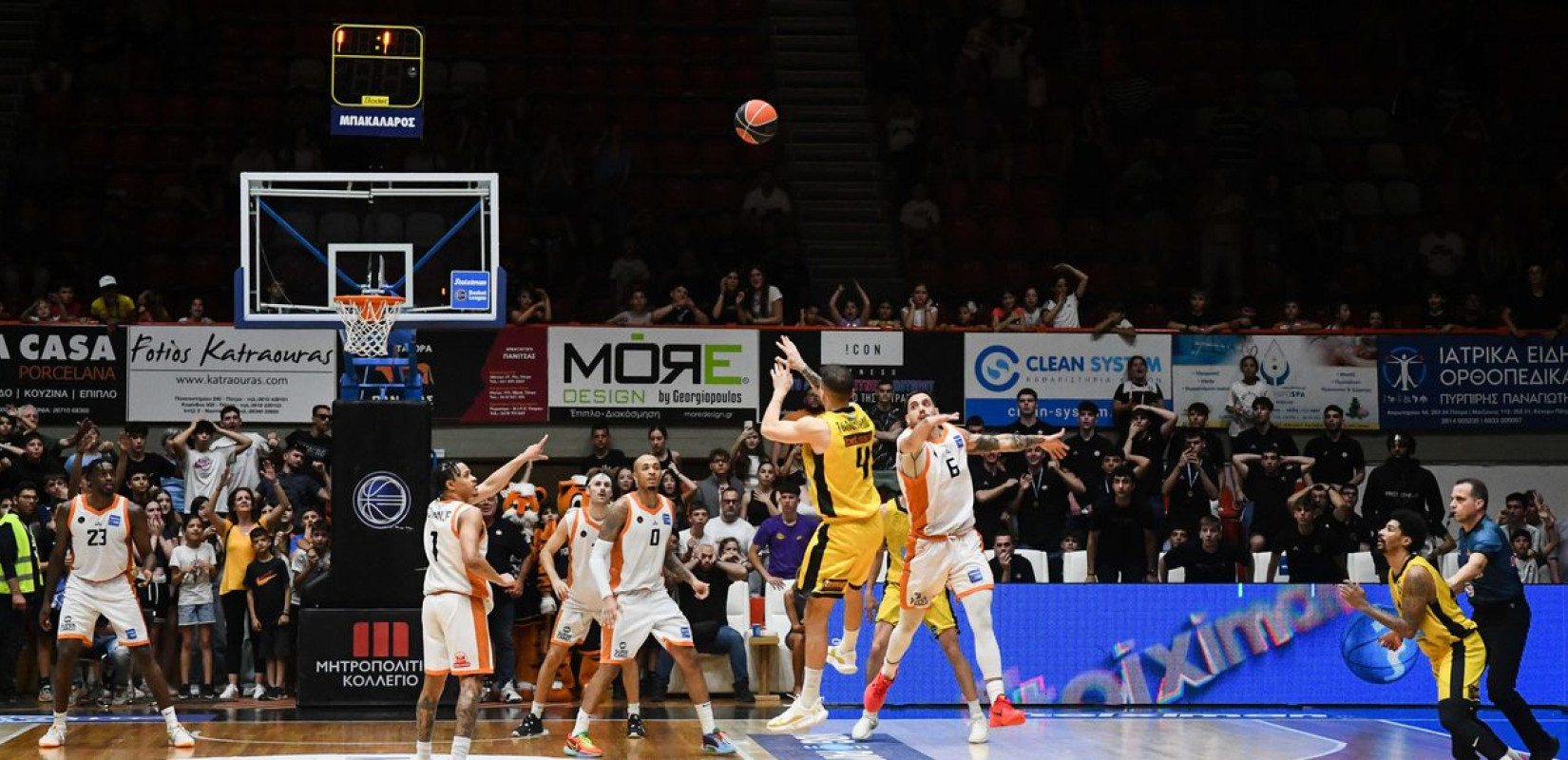 Μπάσκετ: Ο Προμηθέας «είδε» βήματα στο τρίποντο του Τολιόπουλου και έκανε ένσταση (βίντεο)