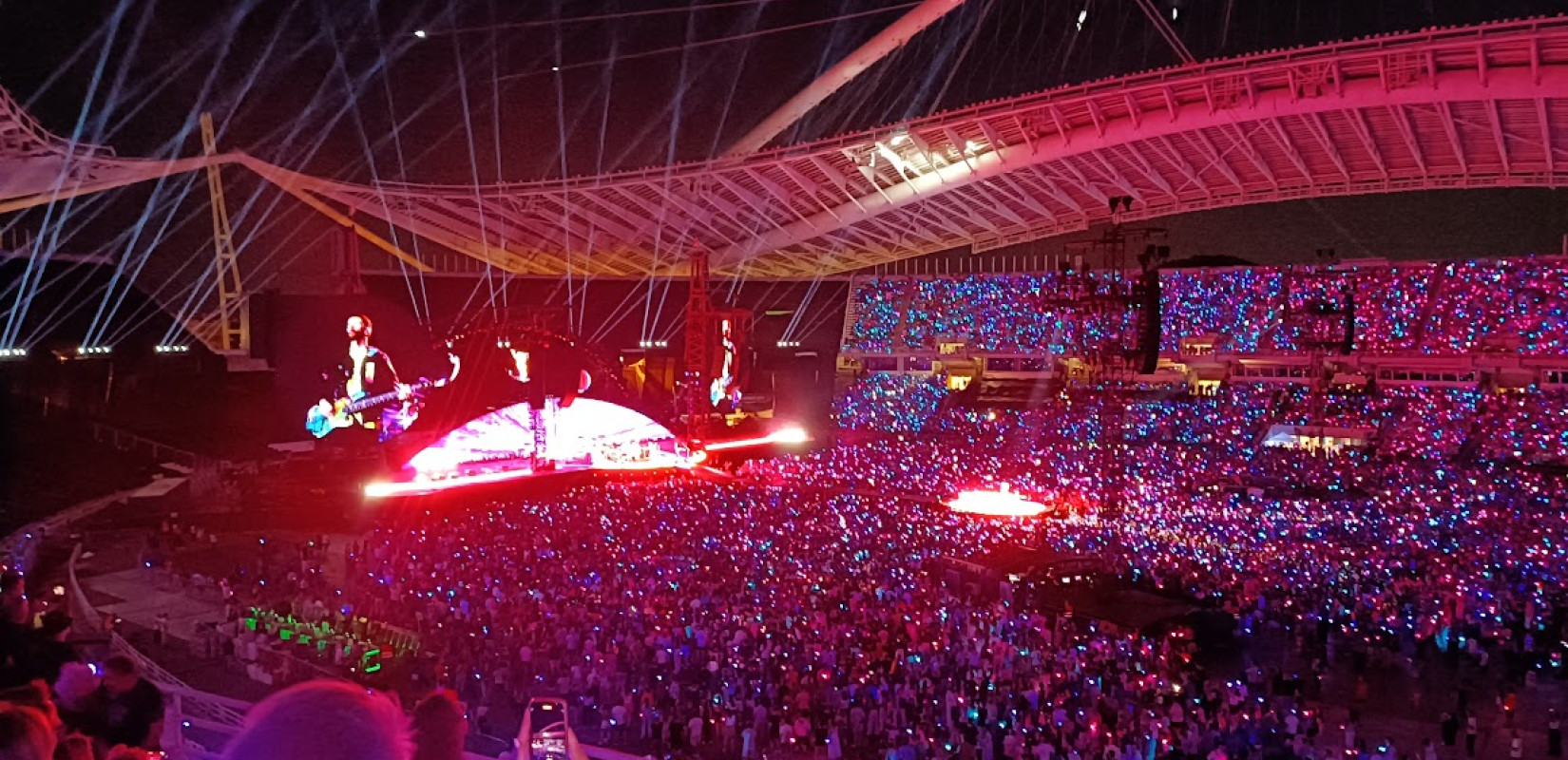 Το φαντασμαγορικό υπερθέαμα των Coldplay στο ΟΑΚΑ - Δείτε βίντεο και φωτογραφίες Το φαντασμαγορικό υπερθέαμα των Coldplay στο ΟΑΚΑ - Δείτε βίντεο και φωτογραφίες