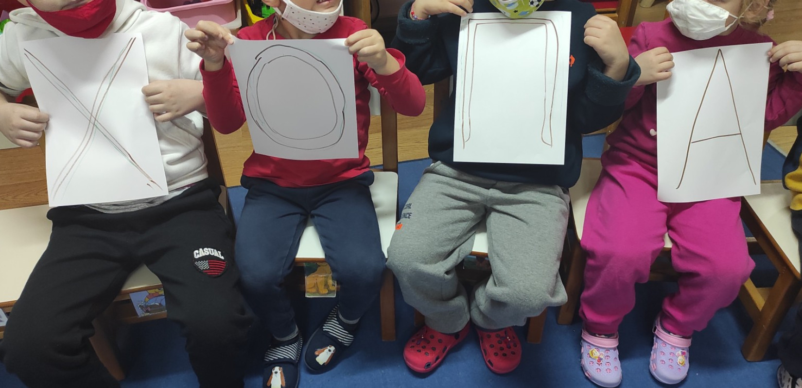 Παιδιά από 20 χώρες δείχνουν την αναγνώριση των συμπτωμάτων του εγκεφαλικού επεισοδίου μέσω μουσικού βίντεο Παιδιά από 20 χώρες δείχνουν την αναγνώριση των συμπτωμάτων του εγκεφαλικού επεισοδίου μέσω μουσικού βίντεο