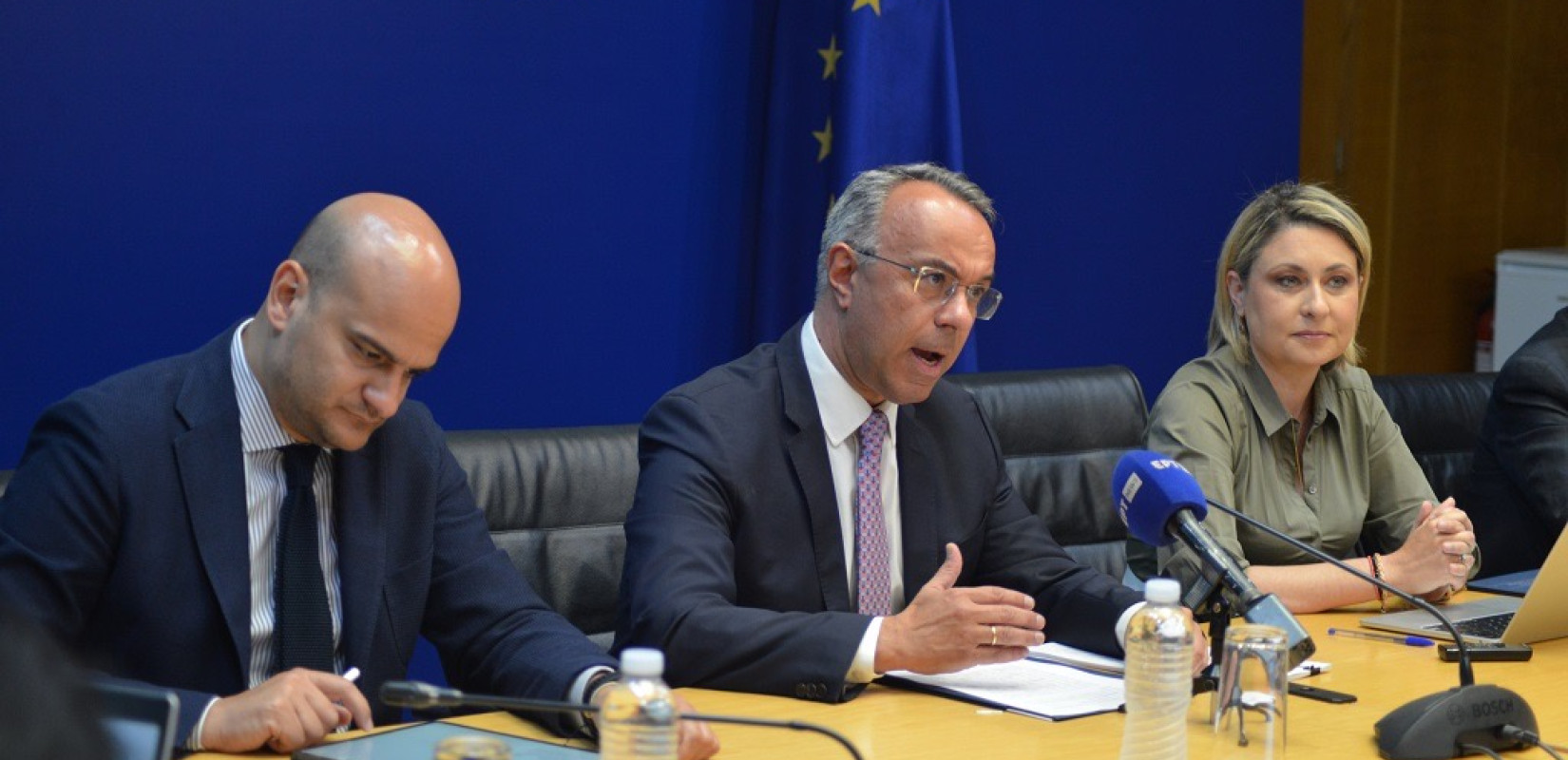 «Κινούμαι Ηλεκτρικά 3»: Αυξάνεται η επιδότηση για φυσικά πρόσωπα - Οι όροι και οι δικαιούχοι «Κινούμαι Ηλεκτρικά 3»: Αυξάνεται η επιδότηση για φυσικά πρόσωπα - Οι όροι και οι δικαιούχοι