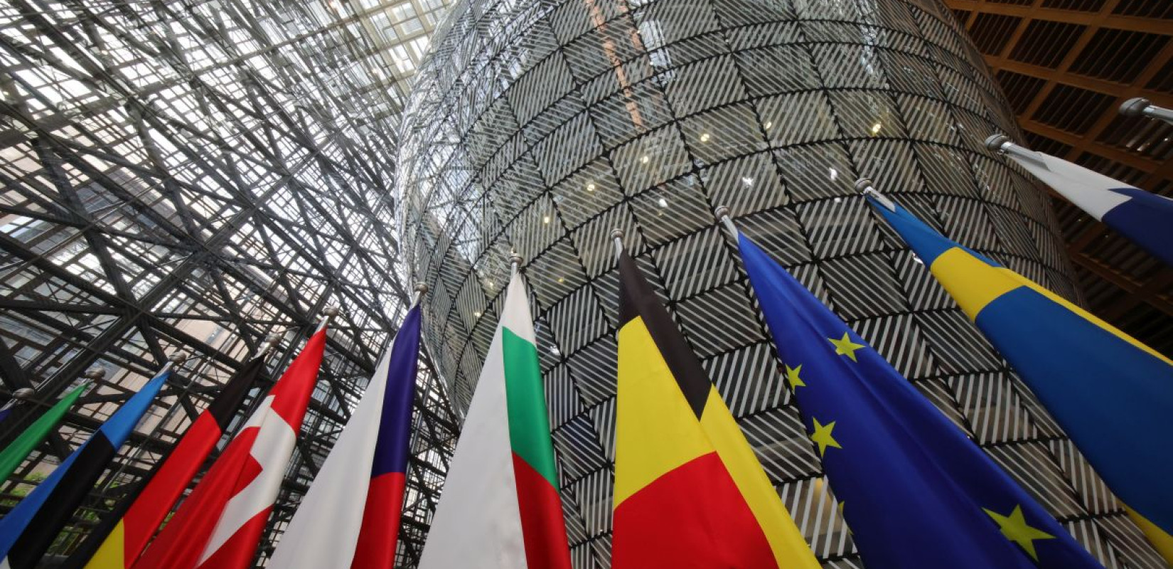 Κορυφώνεται η «μάχη» στην Ευρώπη για τα ευρωπαϊκά ομόλογα Κορυφώνεται η «μάχη» στην Ευρώπη για τα ευρωπαϊκά ομόλογα