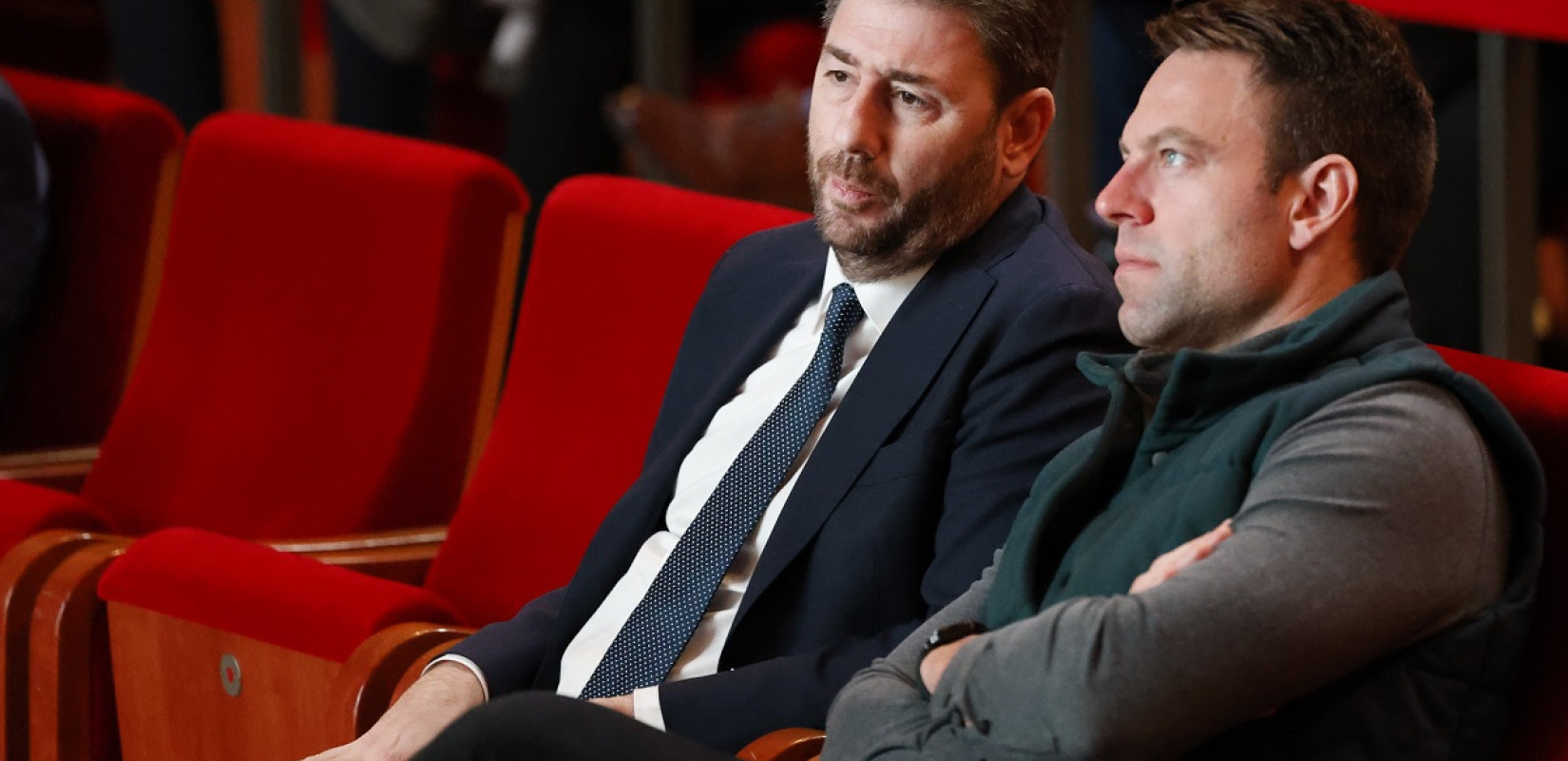 Metron Analysis: Το 83% των ψηφοφόρων του ΣΥΡΙΖΑ και του ΠΑΣΟΚ θέλει σύγκλιση