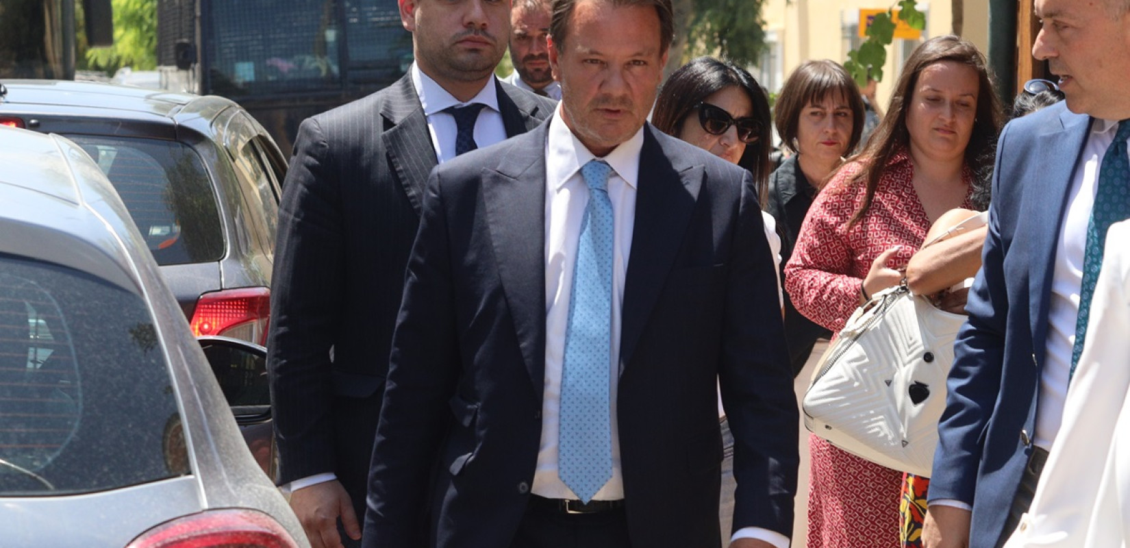 Παραδόθηκε στην αστυνομία ο δικηγόρος Απόστολος Λύτρας - Αρνείται ότι έγραψε απειλητικό μήνυμα