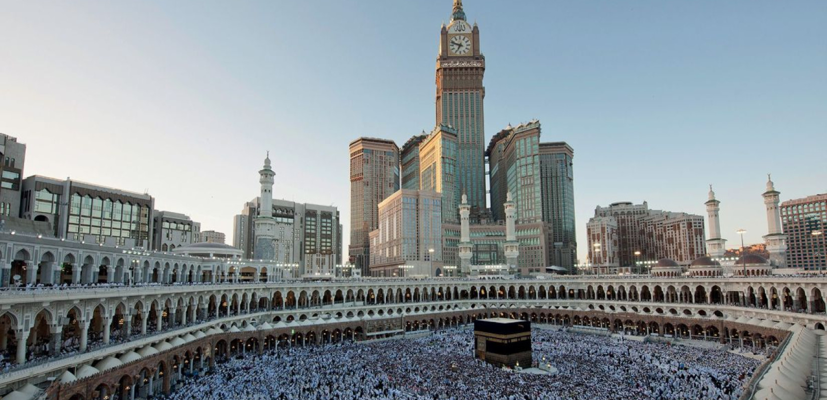 Σαουδική Αραβία: Συγγενείς θυμάτων ψάχνουν στα νοσοκομεία τους αγαπημένους τους - Πάνω από 900 οι νεκροί εν μέσω χατζ (βίντεο, φωτ.)