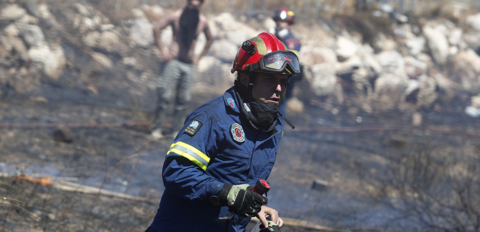 Φωτιά στην Ερέτρια - Μήνυμα από το «112» να είναι σε ετοιμότητα οι κάτοικοι