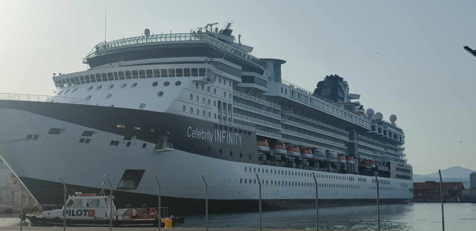Θεσσαλονίκη: Στα νερά του Θερμαϊκού για πέμπτη φορά φέτος το κρουαζιερόπλοιο «Celebrity Infinity» - Μεταφέρει 2.100 επιβάτες Θεσσαλονίκη: Στα νερά του Θερμαϊκού για πέμπτη φορά φέτος το κρουαζιερόπλοιο «Celebrity Infinity» - Μεταφέρει 2.100 επιβάτες