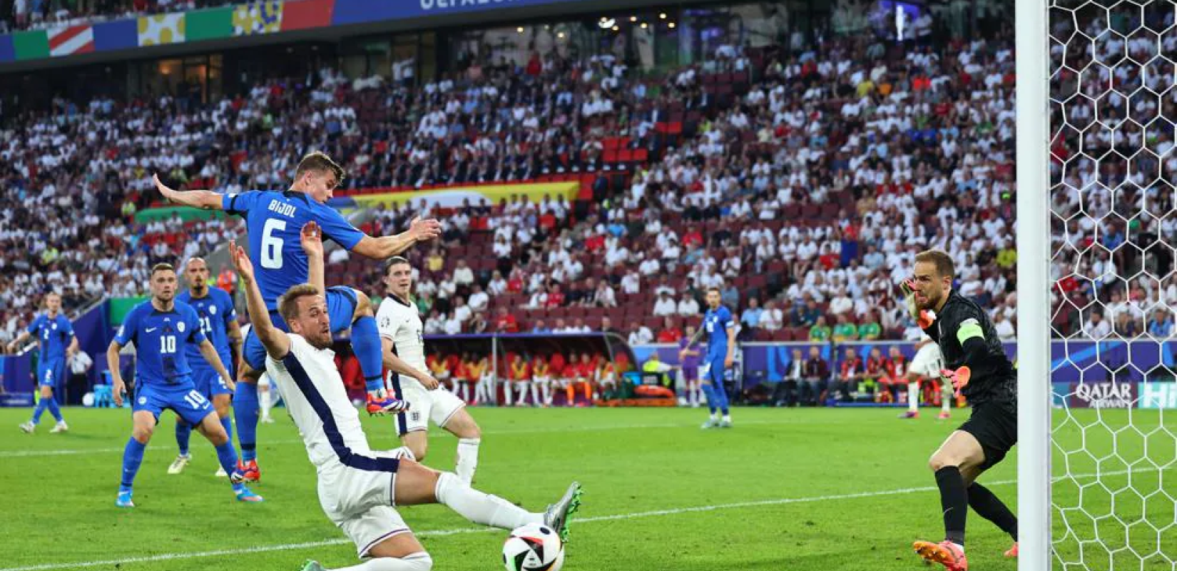 EURO 2024: Η Αγγλία παίζει με τα νεύρα των οπαδών της αλλά πήρε την πρόκριση και την πρωτιά (βίντεο) EURO 2024: Η Αγγλία παίζει με τα νεύρα των οπαδών της αλλά πήρε την πρόκριση και την πρωτιά (βίντεο)