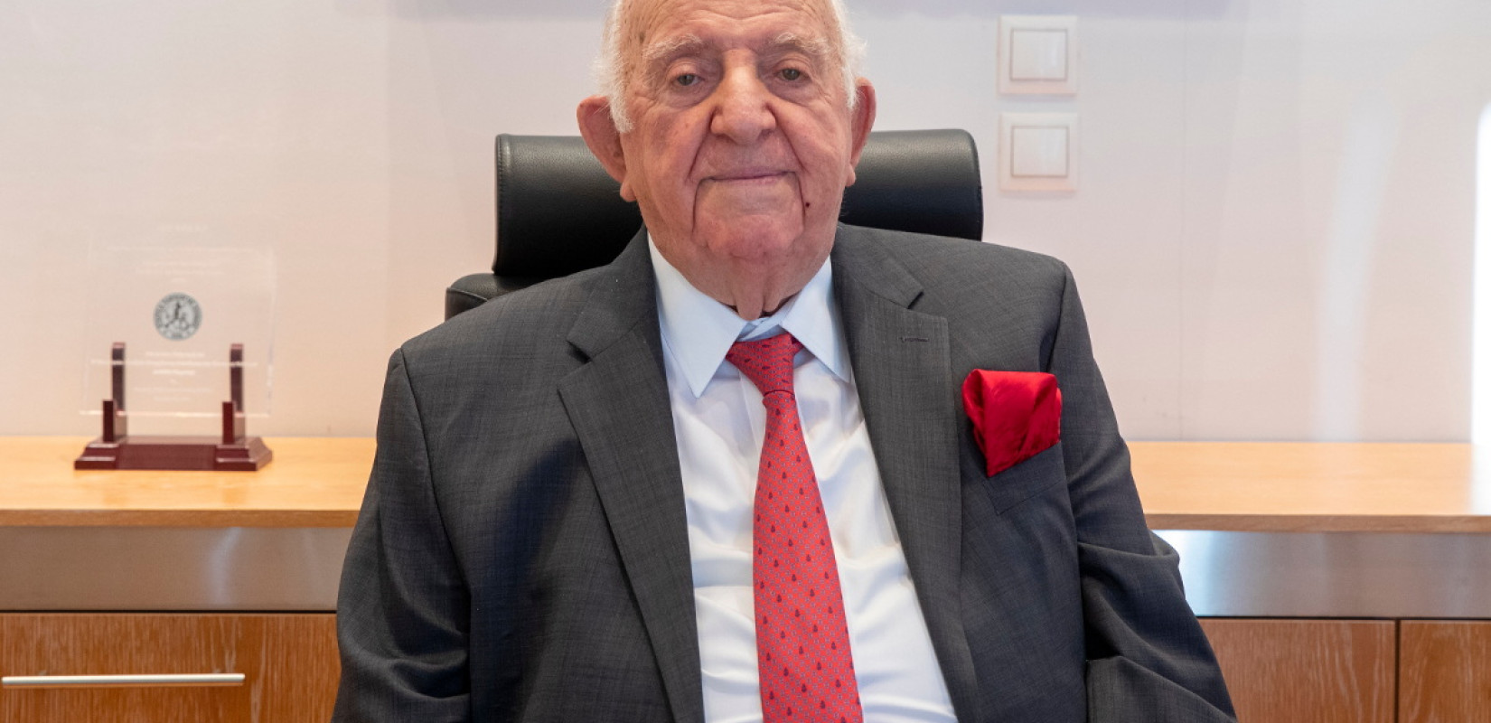 Απεβίωσε ο Σταύρος Δέμος, ιδρυτής της φαρμακοβιομηχανίας DEMO Απεβίωσε ο Σταύρος Δέμος, ιδρυτής της φαρμακοβιομηχανίας DEMO