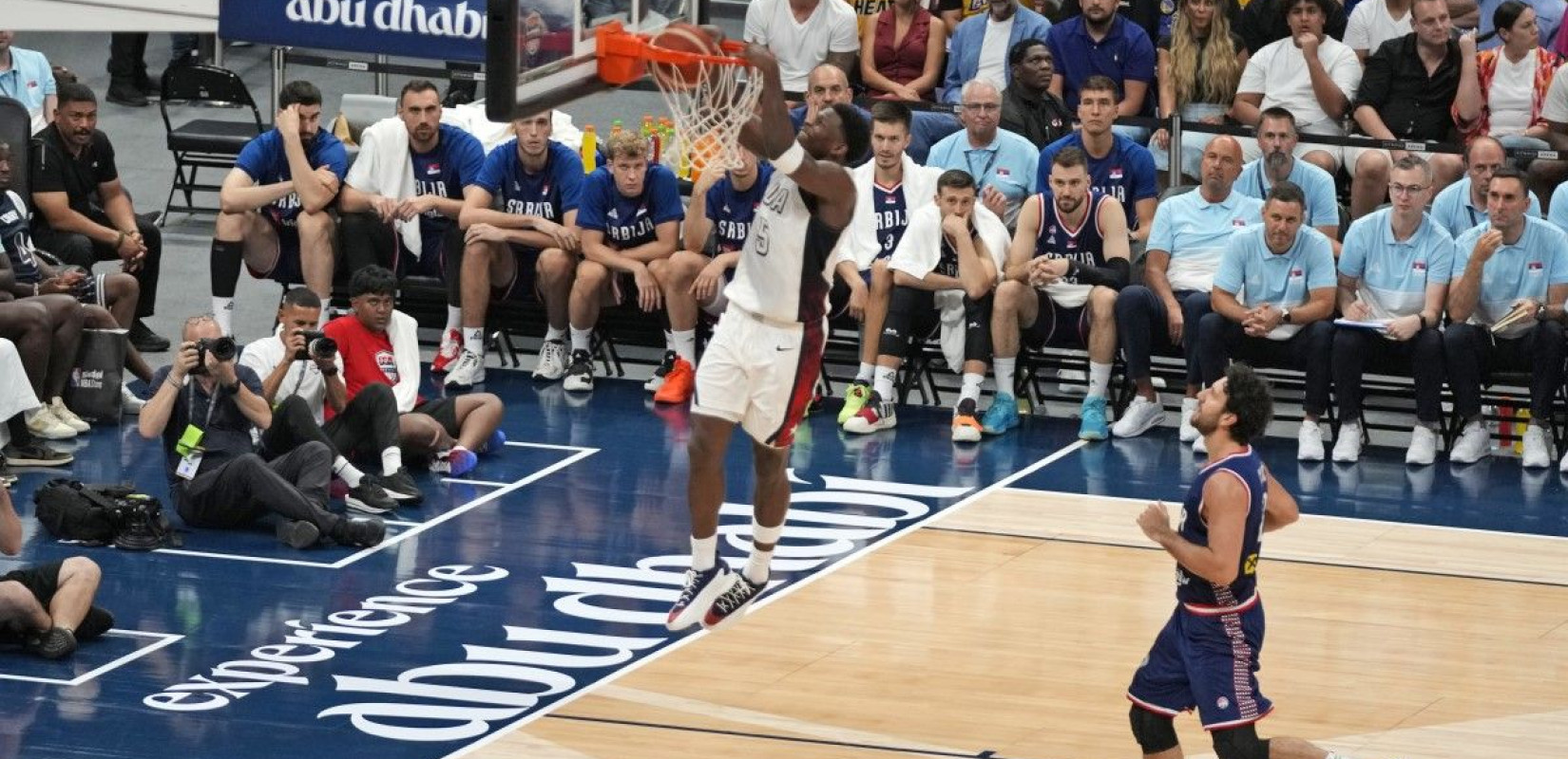 Μπάσκετ: Οι ΗΠΑ διέλυσαν τη Σερβία και έστειλαν μήνυμα ενόψει Ολυμπιακών (βίντεο)