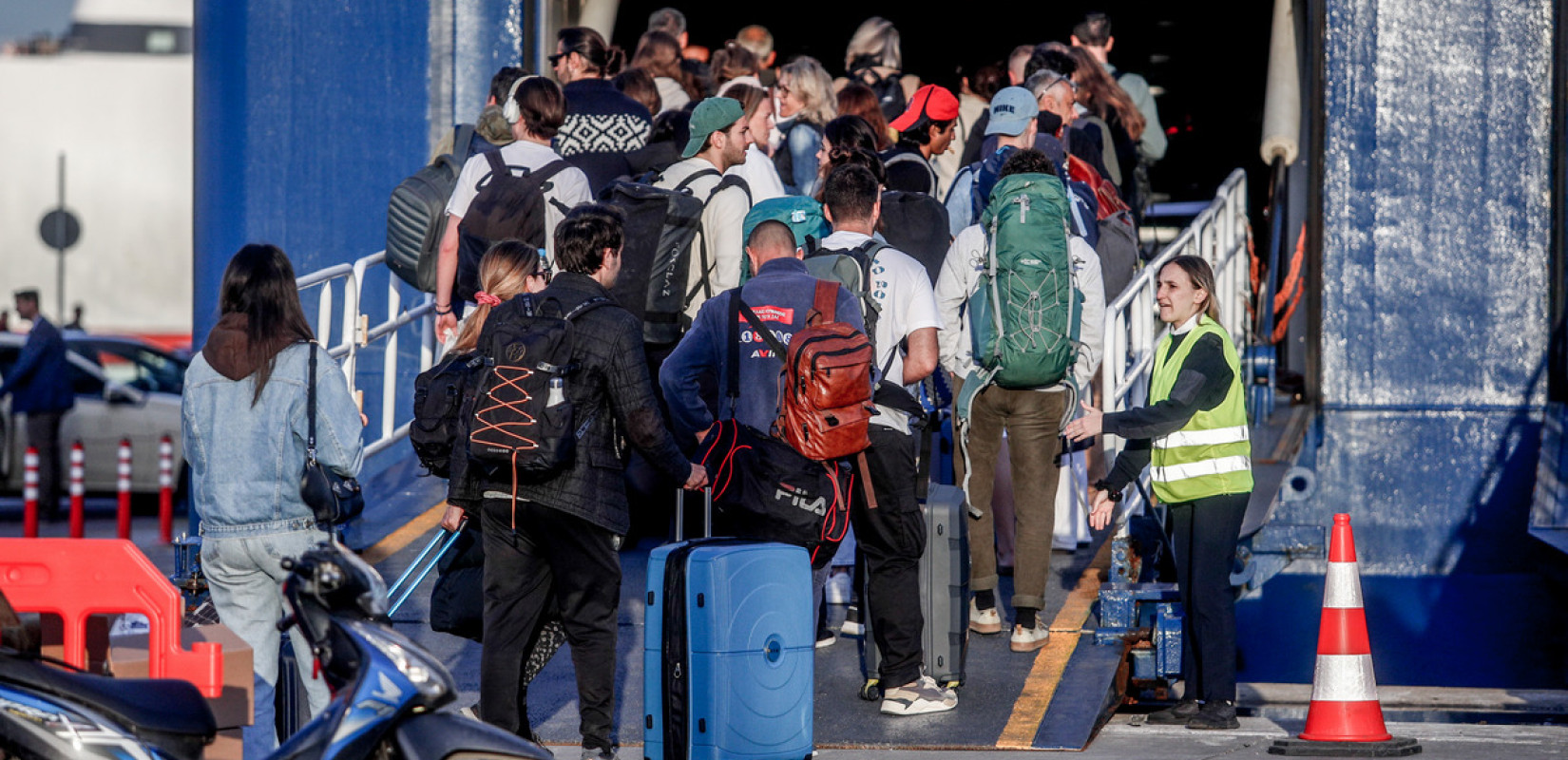 Ακτοπλοϊκά εισιτήρια: Απλησίαστες τιμές από την Πρωτομαγιά - Ανατιμήσεις έως 15% (βίντεο)