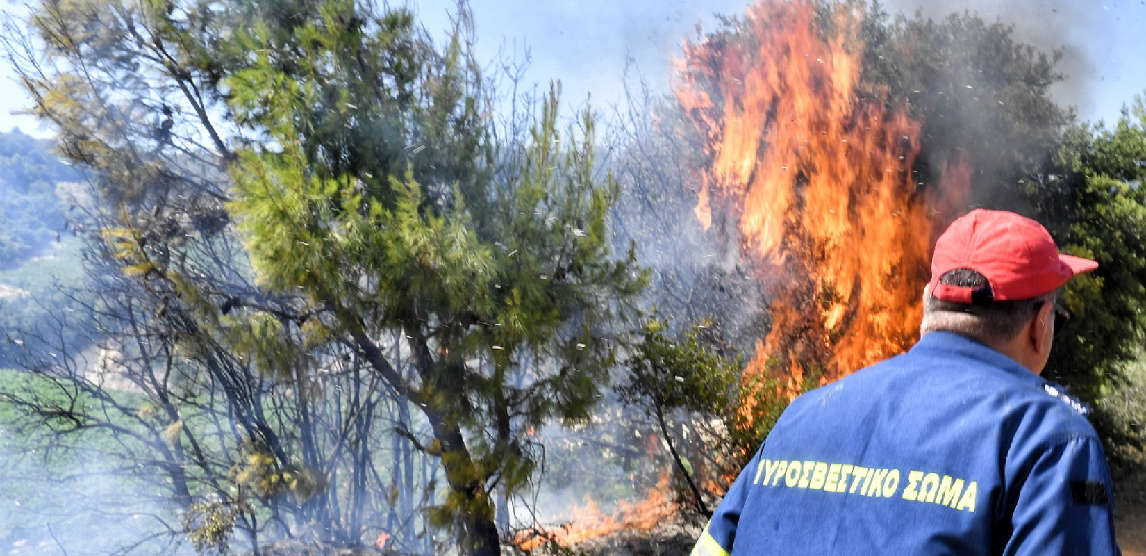 Μεγάλη φωτιά στον Ασπρόπυργο