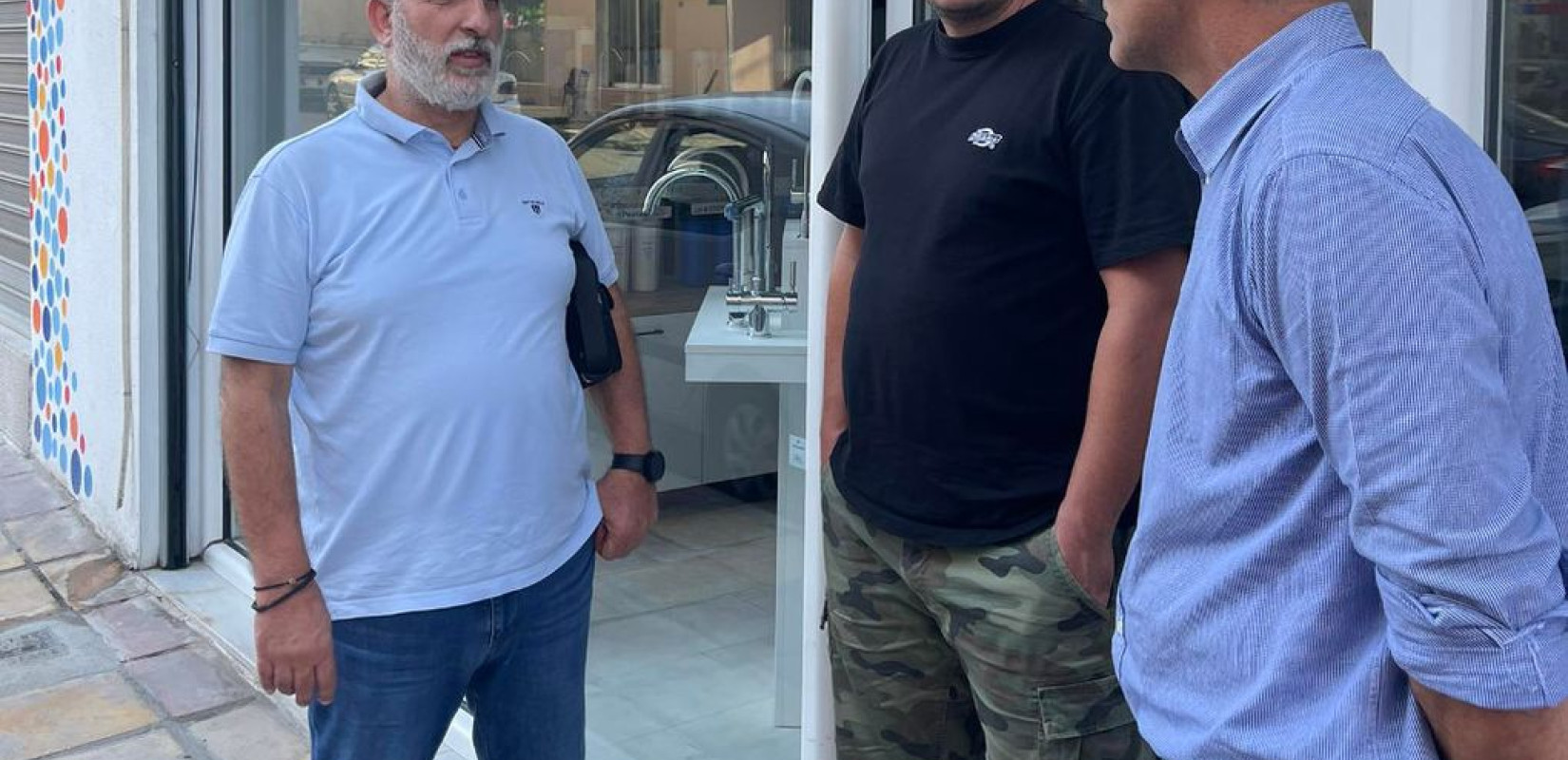 Τον Εύοσμο επισκέφτηκε ο Θεόδωρος Πανταλέων - Οι μαρτυρίες καταστηματαρχών για τις διακοπές ρεύματος και οι ευθύνες του ΔΕΔΔΗΕ (φωτ.)