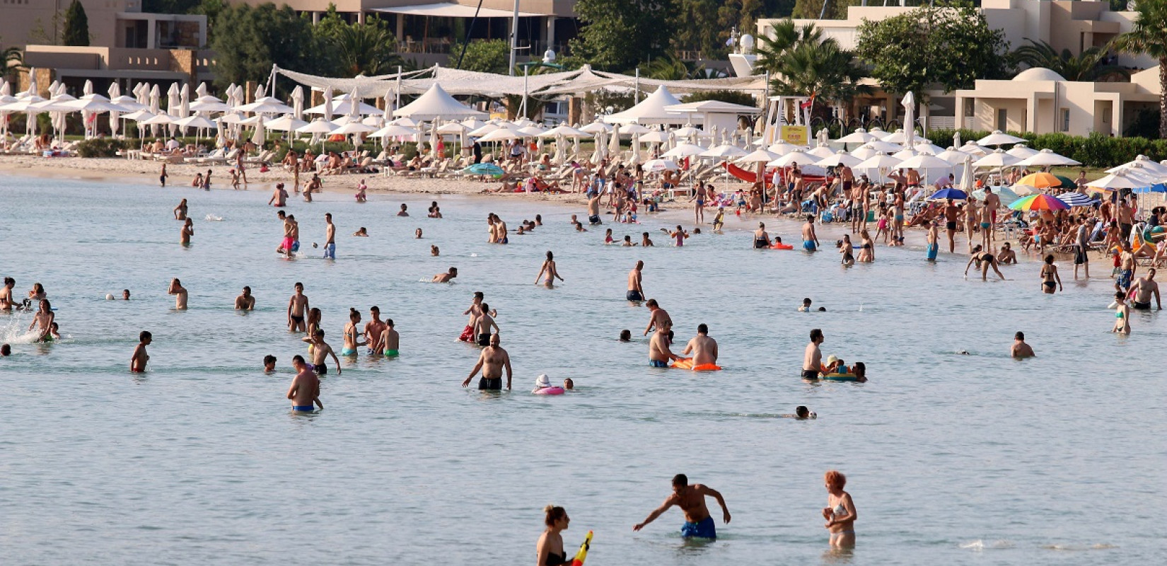 Χαλκιδική: Νερό, σκουπίδια και υγειονομική περίθαλψη οι «πληγές» του καλοκαιριού