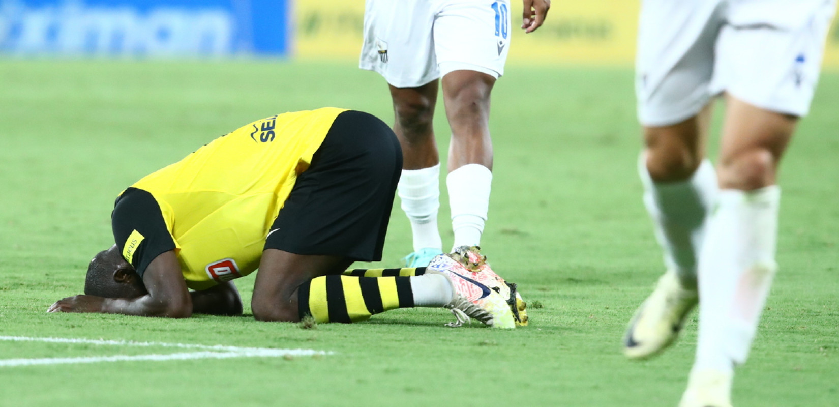 Πρόστιμο στους ποδοσφαιριστές της ΑΕΚ για τον ευρωπαϊκό αποκλεισμό