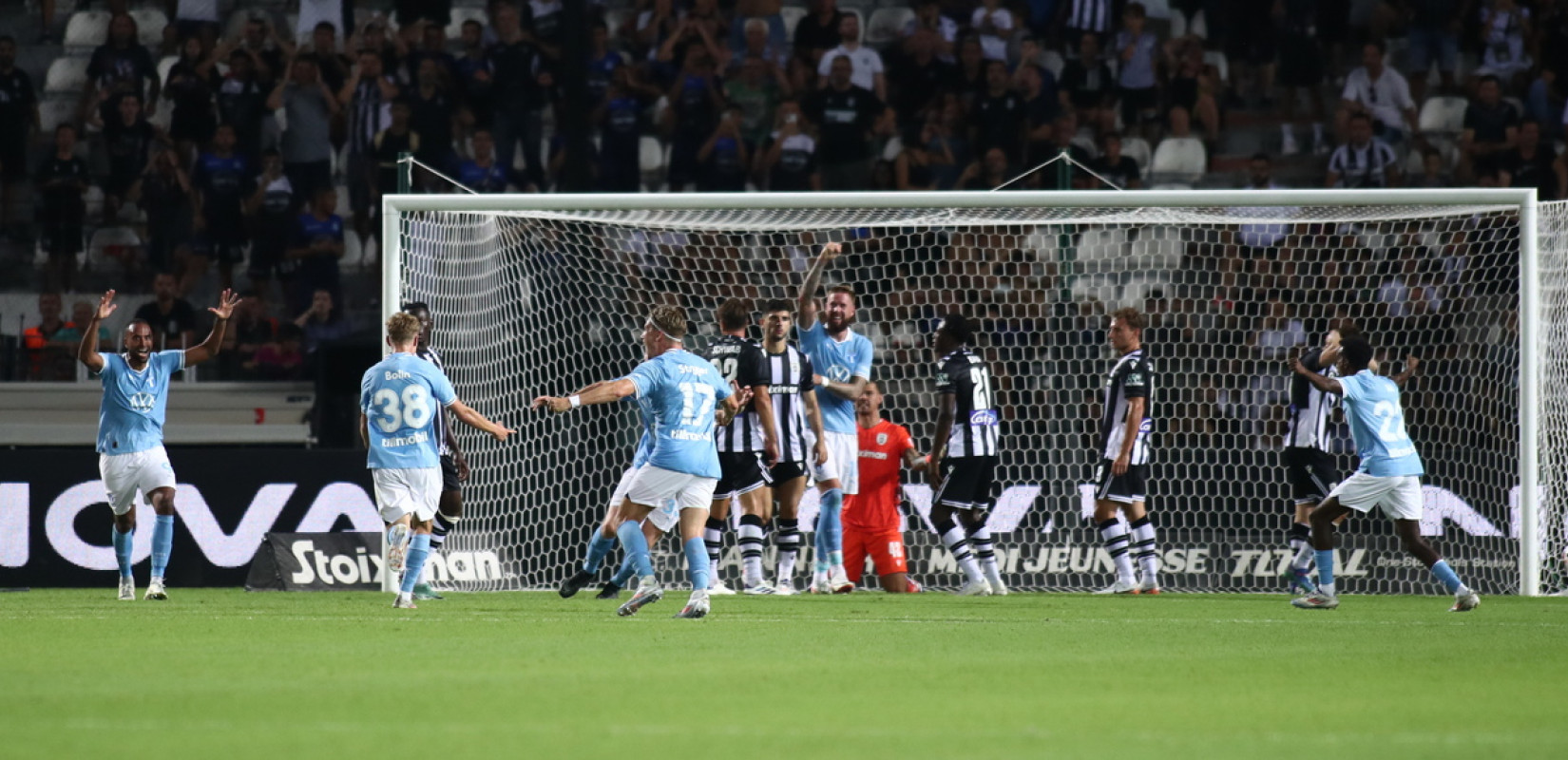 Θεσσαλονίκη: Συνελήφθη σεκιουριτάς που έβαζε οπαδούς χωρίς εισιτήριο στο γήπεδο για τον αγώνα ΠΑΟΚ-Μάλμε