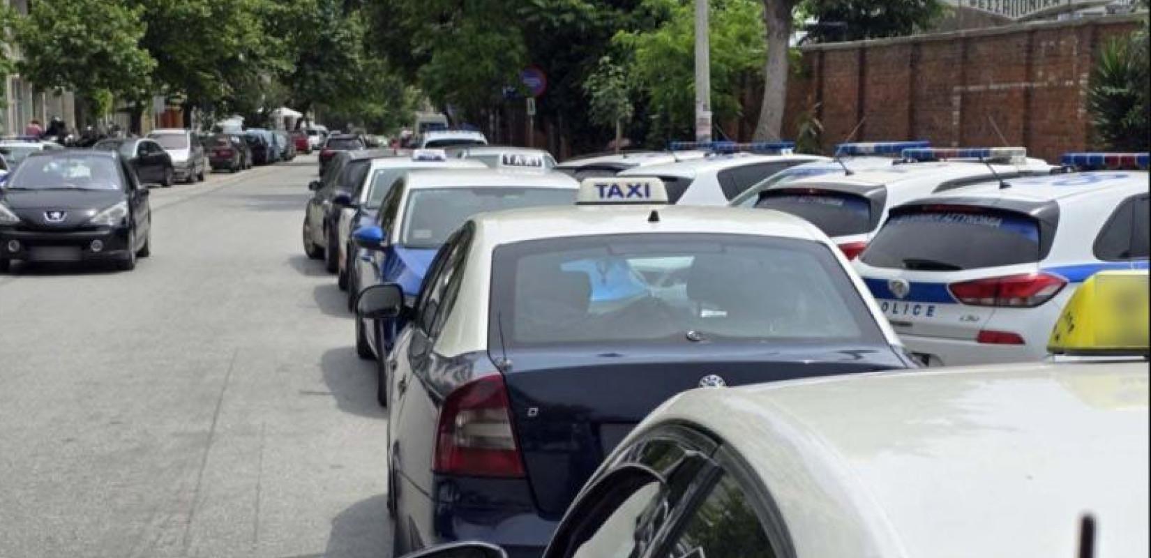 Θεσσαλονίκη: Σαφάρι ελέγχων και πρόστιμα σε ταξί - Δύο οδηγοί χρησιμοποιούσαν tablet αντί για ταξίμετρο