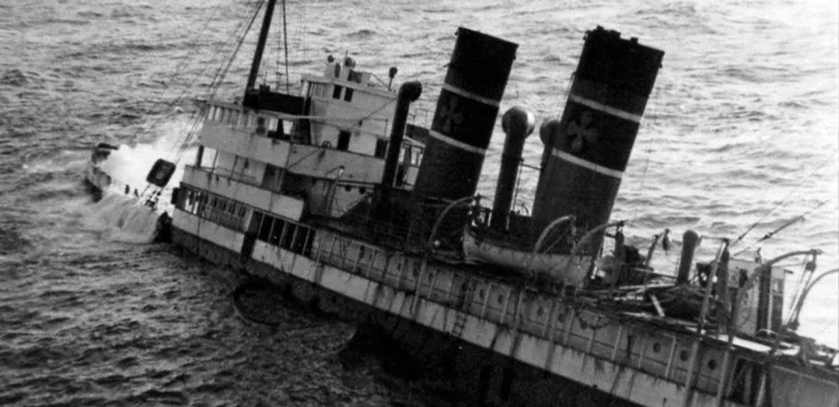 Οι άγνωστες εικόνες από το ναυάγιο του ατμόπλοιου «ΑΔΡΙΑΣ» στη Φαλκονέρα (φωτ.)