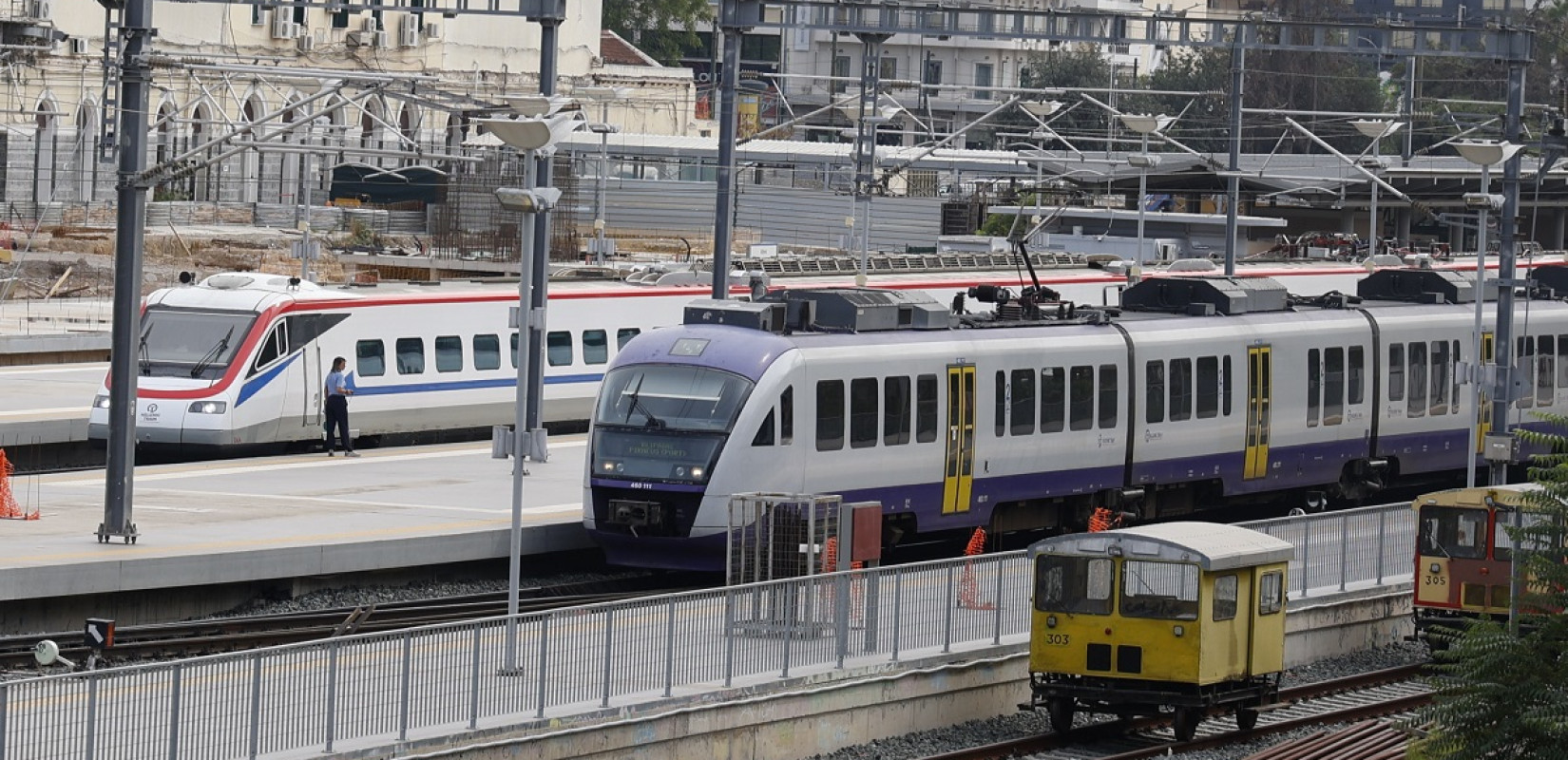 Ακινητοποιήθηκε αμαξοστοιχία στην περιοχή του Δομοκού που εκτελούσε το δρομολόγιο Θεσσαλονίκη–Αθήνα λόγω τεχνικού προβλήματος