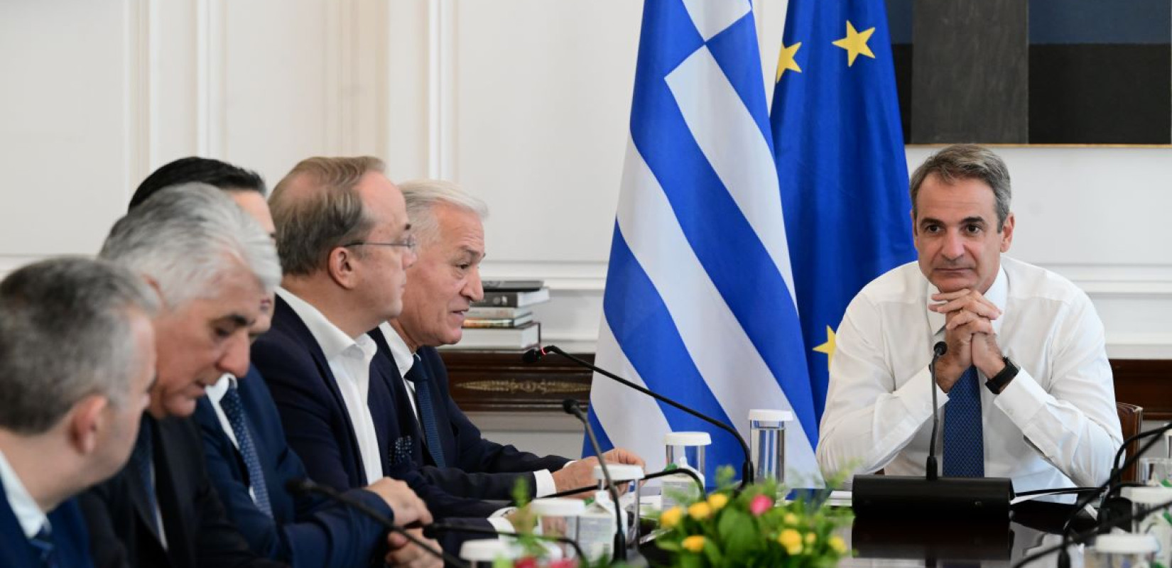 Συνάντηση Μητσοτάκη με το προεδρείο της ΚΕΔΕ: Έχουν γίνει σημαντικά βήματα για την οικονομική και θεσμική στήριξη της αυτοδιοίκησης