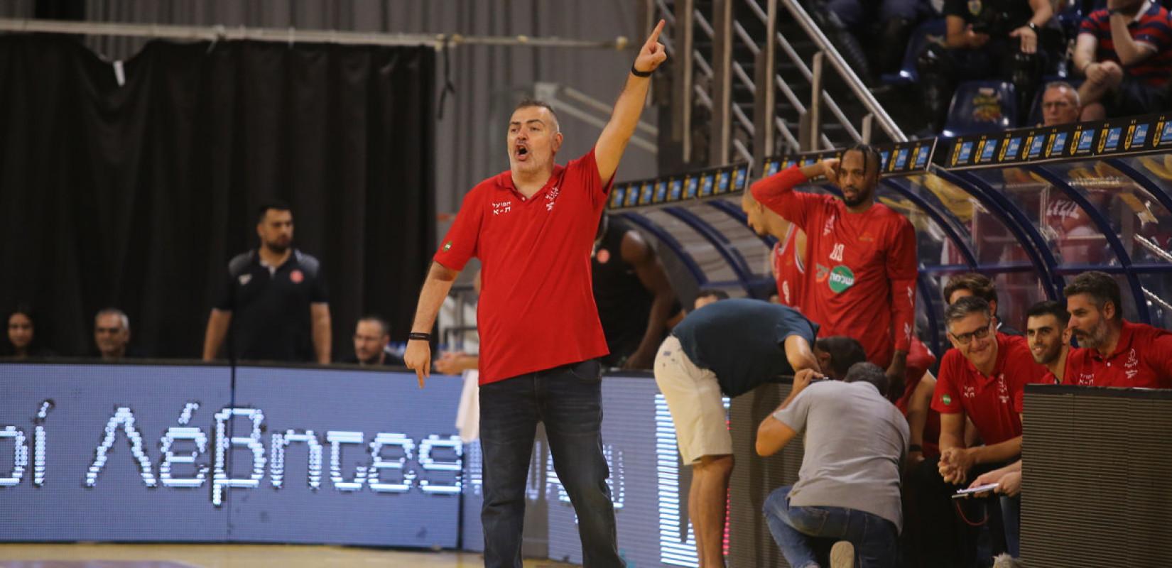 Άνω-κάτω η Χάποελ Τελ Αβίβ: Ο Δέδας και έξι παίκτες δεν επιστρέφουν στο Ισραήλ