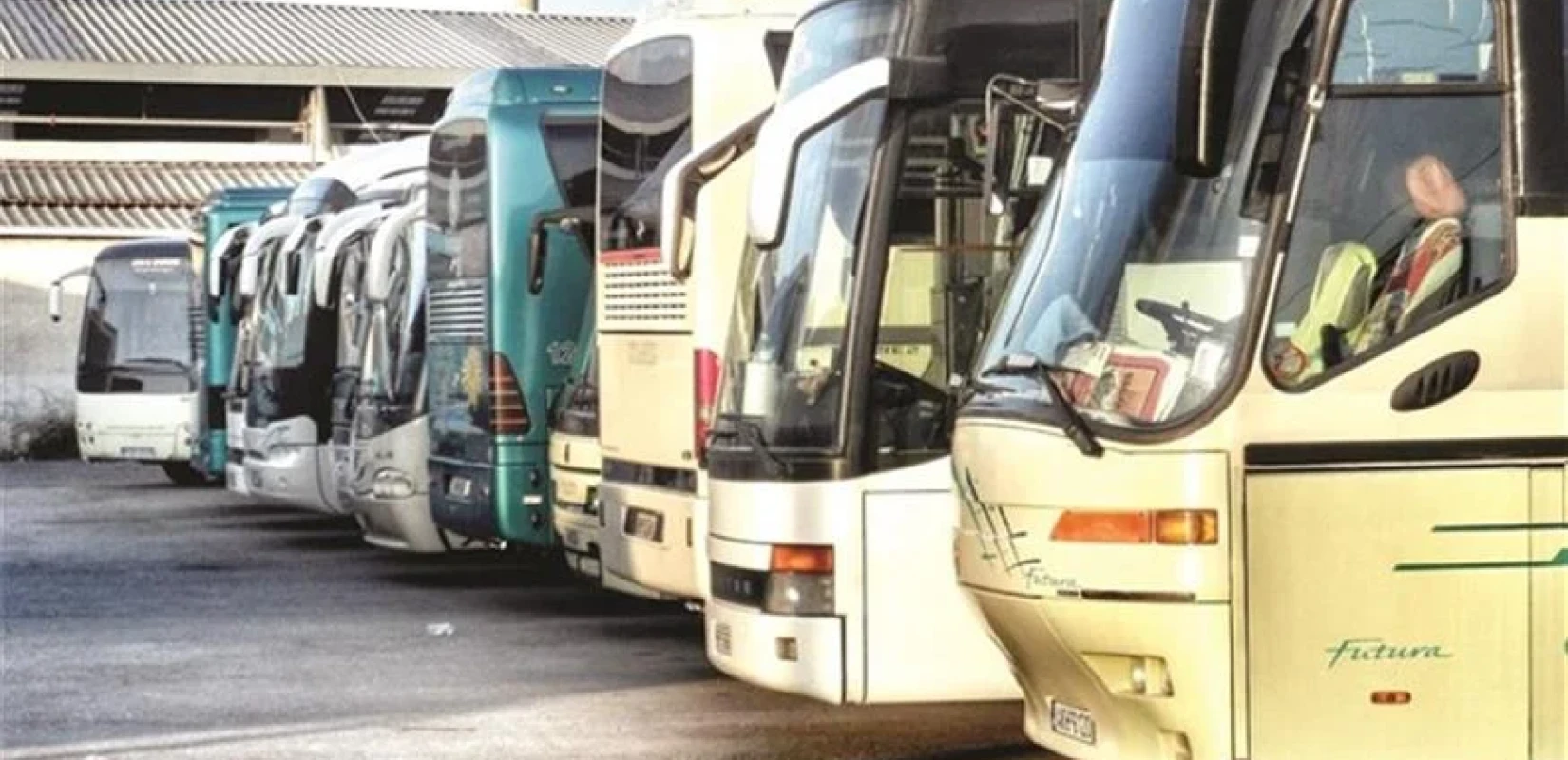 Τροποποιείται το δρομολόγιο των ΚΤΕΛ για τα Κουφάλια λόγω του αγροτικού μπλόκου στην Χαλκηδόνα